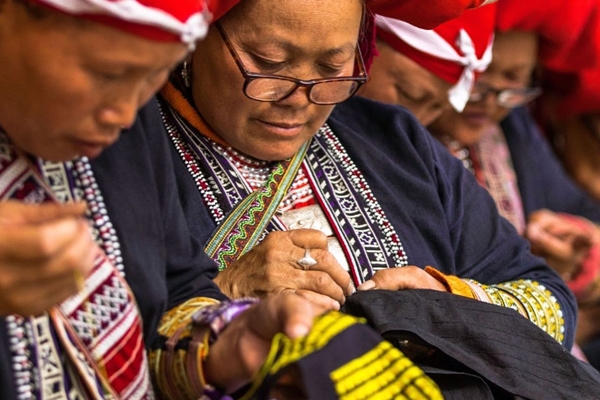 Travel to Hanoi - Halong - Sapa