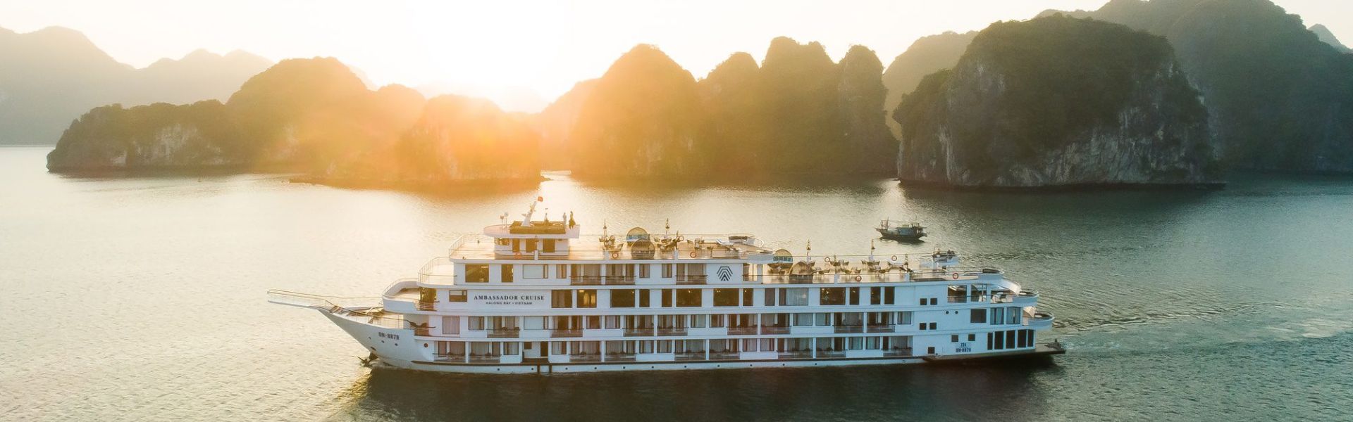 Top 10 Cruises for your Halong Bay trip