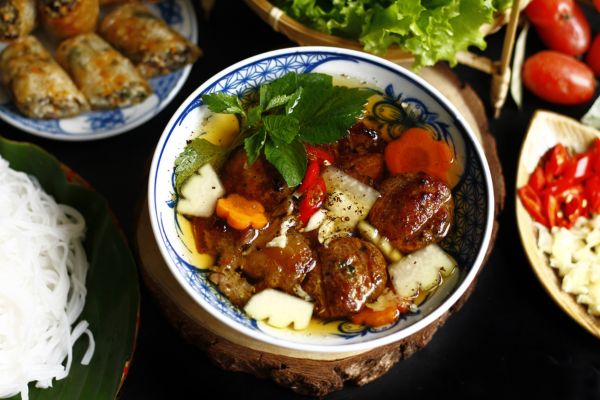 Bun Cha - Vietnamese Grilled Pork Meatballs