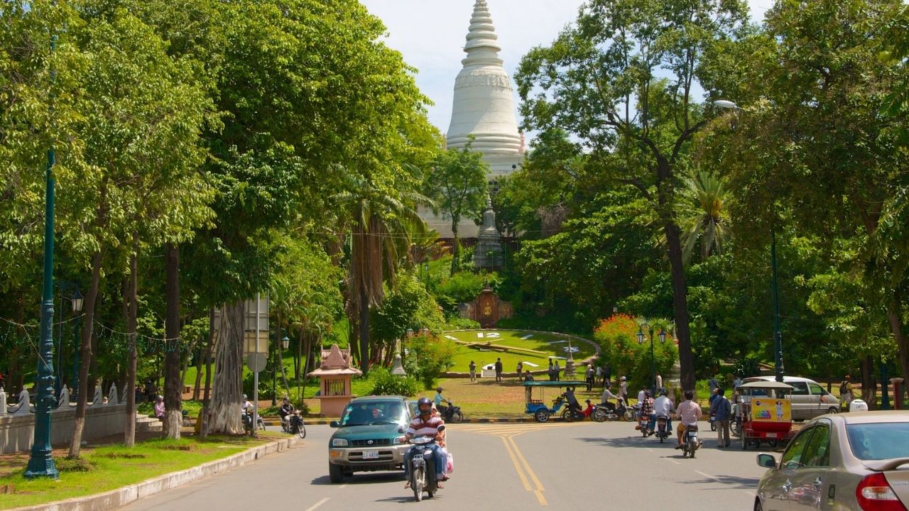 Wat Phnom Cambodia Travel